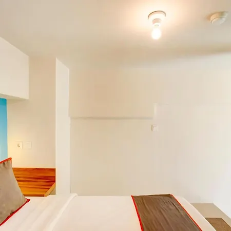 Super Oyo Collection O 30 Amega Crown Sub Hotel Surabaya Exterior photo