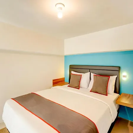 Super Oyo Collection O 30 Amega Crown Sub Hotel Surabaya Exterior photo