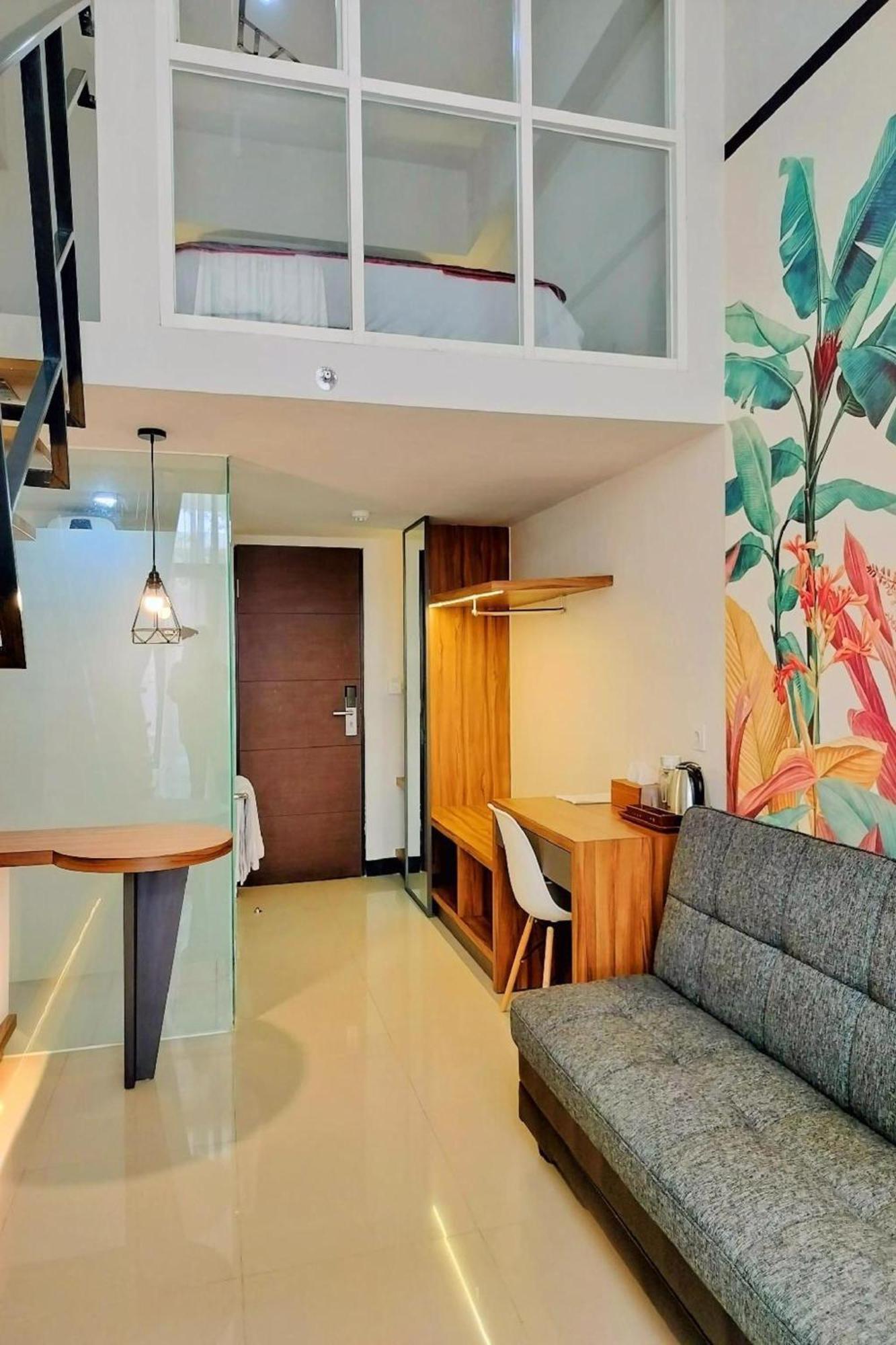 Super Oyo Collection O 30 Amega Crown Sub Hotel 3*