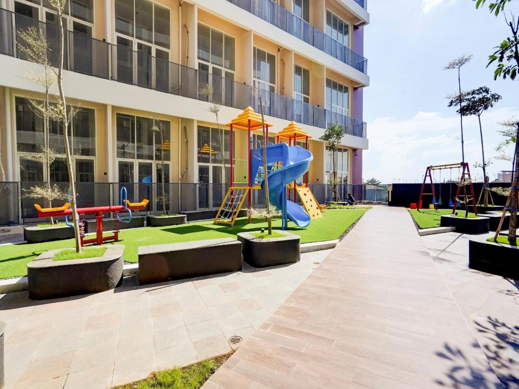 Hotel Super Oyo Collection O 30 Amega Crown Sub Surabaya