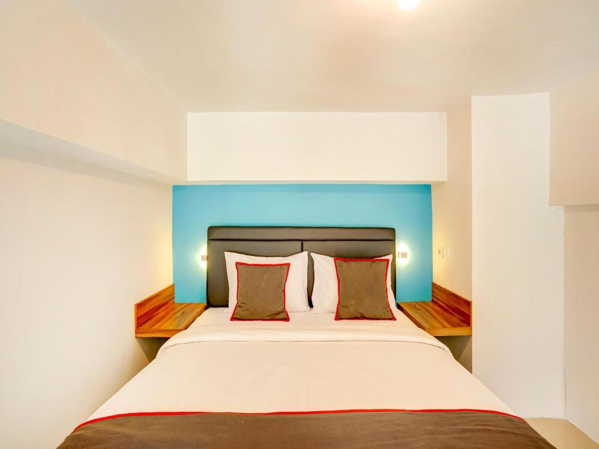 Super Oyo Collection O 30 Amega Crown Sub Hotel 3*